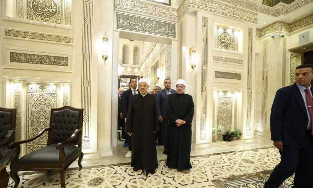 Grand Syaikh Al Azhar Kunjungi Masjid Sayyida Zainab Pasca Renovasi