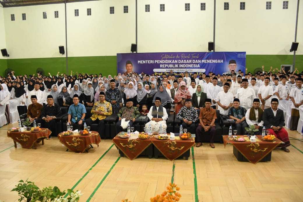 Mendikdasmen Kunjungi Pesantren Cintawana Tasikmalaya, Sampaikan Pesan Haedar Nashir