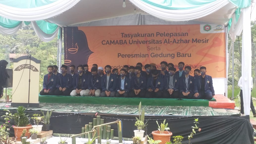 Ponpes Darul Azhar Cianjur Berangkatkan 73 Santri untuk Lanjut Studi di Mesir