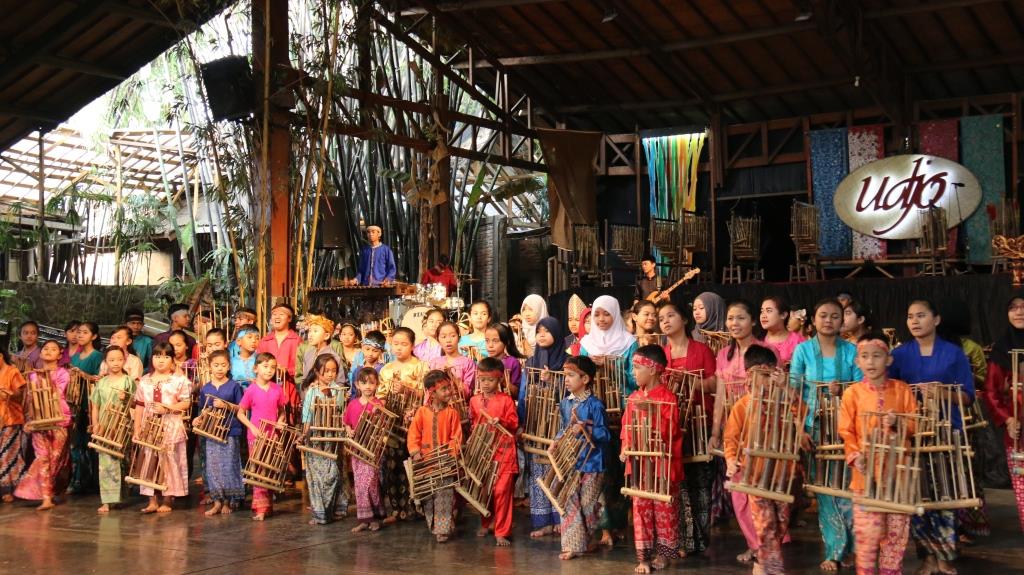Saung Angklung Udjo Terancam Tutup Bulan Ini