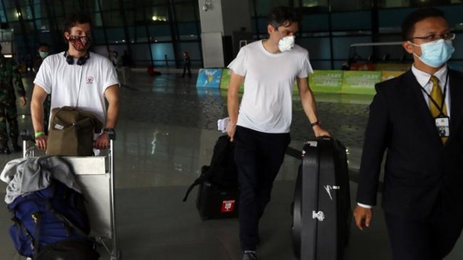 1.771 WNA Tiba di Bandara Soetta di Hari Pertama Larangan Masuk WNA ke Indonesia