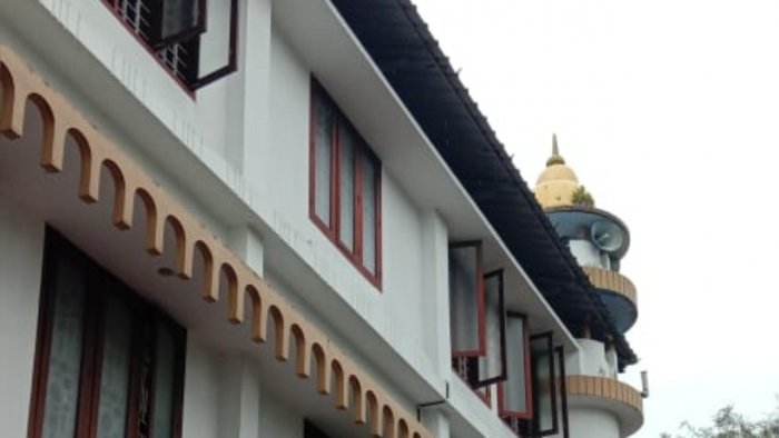Shalat Jumat di Masjid Ini Dihadiri Pemuka Agama Lain
