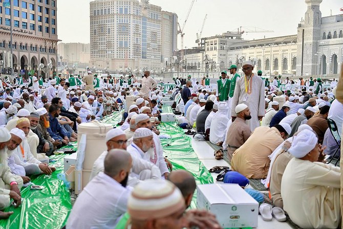 Setelah Dua Tahun Tutup, Masjidil Haram Adakan Lagi Buka Bersama