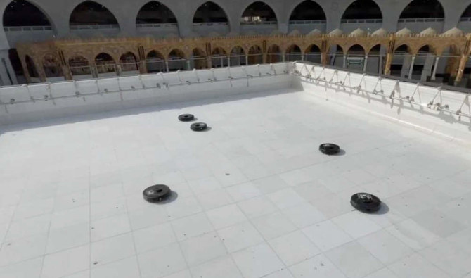 Penampakan Vakum Canggih Pembersih Ka'bah dengan Kecerdasan Buatan