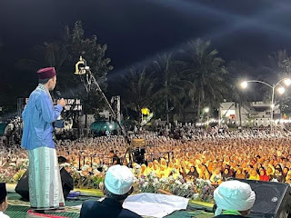 UAS Hadiri Tasyakuran 70 Tahun Al Amien Prenduan Madura, Ribuan Jamaah Antusias