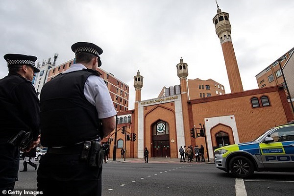 Inggris Anggarkan 450 M untuk Keamanan Masjid dan Sekolah Islam